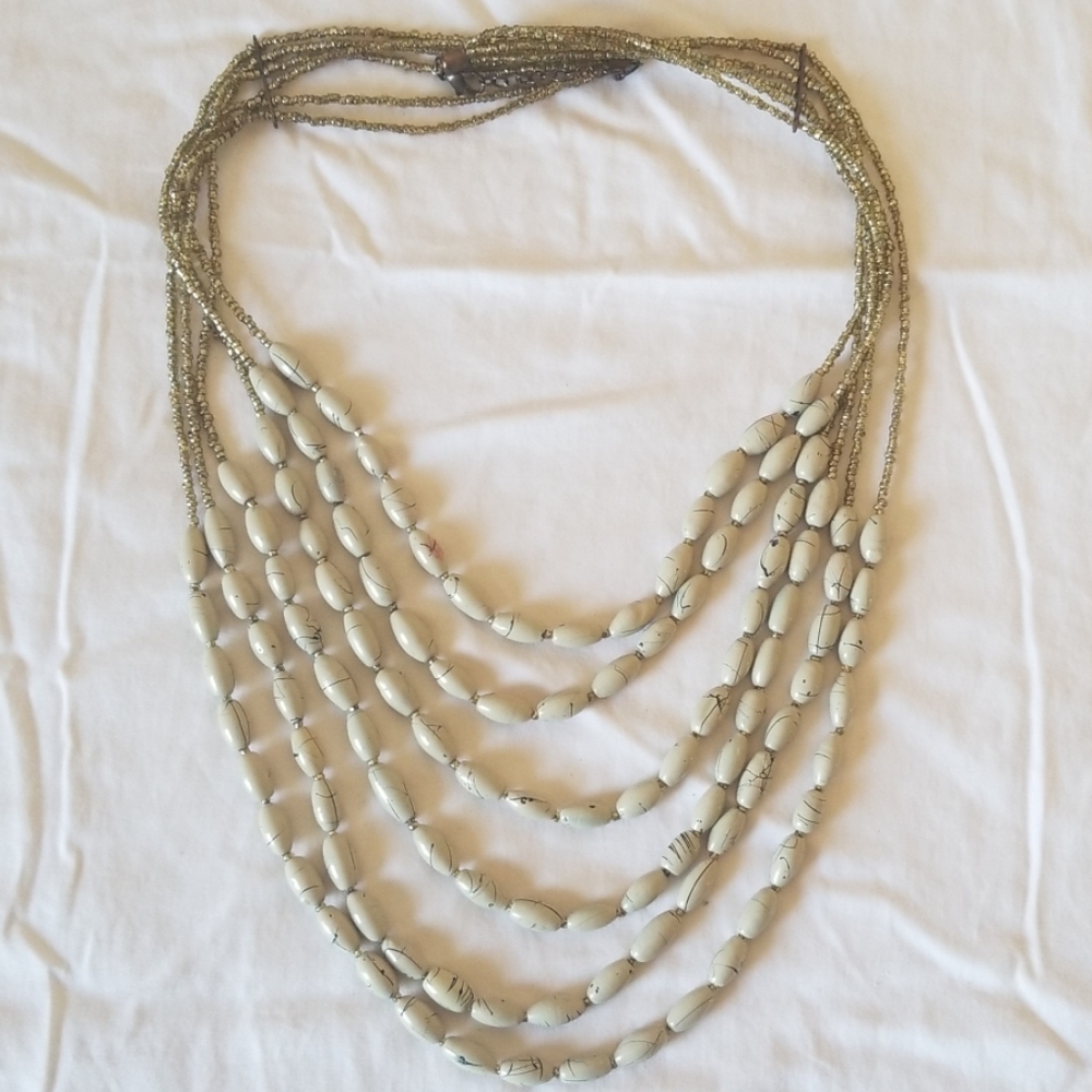 🖤 Beautiful Bead/Shell Necklace